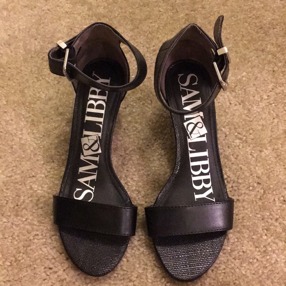 Black Wedges